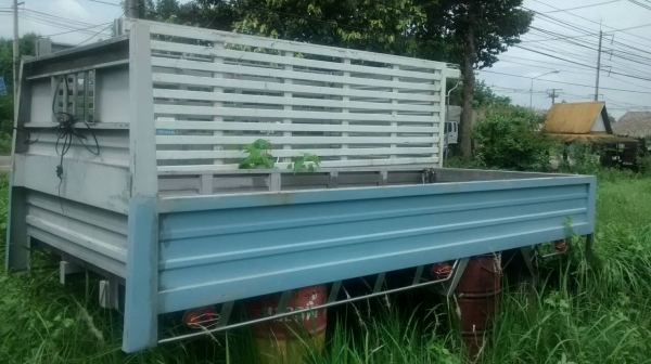 กระบะบรรทุกสแตนเลส กว้่าง 2.10M ยาว 4.30M สภาพดี พร้อมใช้ กระบะบรรทุกสแตนเลส กว้่าง 2.10M ยาว 4.30M สภาพดี พร้อมใช้