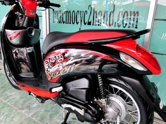 SCOOPY-i  สีดำแดง มาใหม่ สภาพใหม่ๆอีกคัน  ไมล์ 5 พันโล ของแถม 3 รายการ 32900