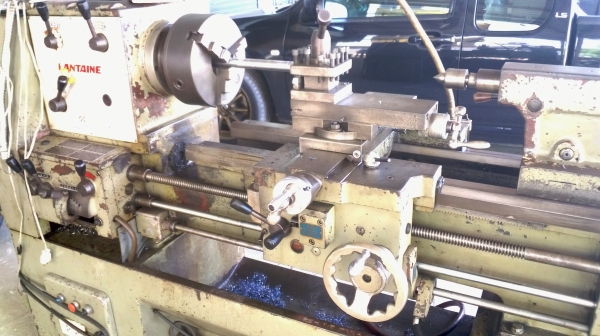 ลดราคาสุด ๆ แท่นกลึง 5 ฟุต รุ่นหนัก 3 เพลา เกียร์บล็อก ฐานเหล็กหล่อ 95,000  ด่วน!!!  รีบใช้เงิน  ราคานี้วันเดียวเท่านั้น