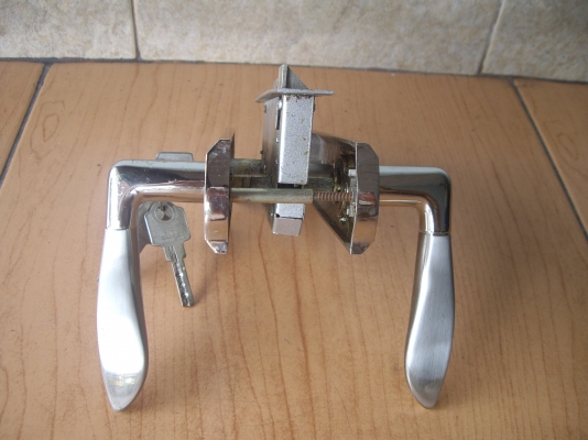 ขาย  ลูกบิดประตู