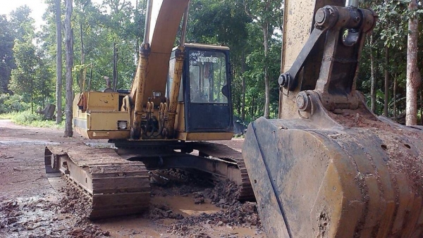 ขายแบคโฮ  CAT EL200B  เครื่อง CAT 3116