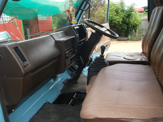 ขายรถอีซูสุ6ล้อกลางเครื่อง110เเรงปี34ยาว4เมตร30