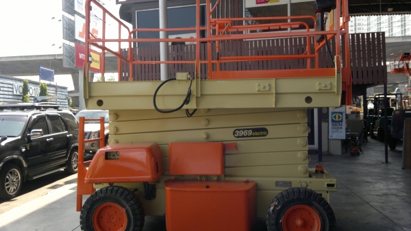 ขาย!! รถกระเช้ามือสอง แบรนด์ JLG เครื่องจักรดีมีคุณภาพ ราคาโดนใจ ขาย!! รถกระเช้ามือสอง แบรนด์ JLG เครื่องจักรดีมีคุณภาพ ราคาโดนใจ