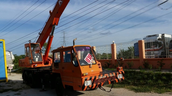 รถเครน 10 ล้อ TADANO