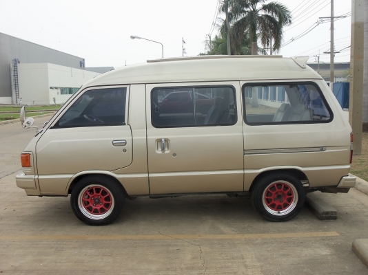 ขายรถตู้ไลท์เอช หลังคาสุง มีทะเบียน