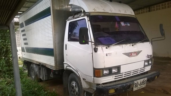 6 ล้อตู้แห้ง HINO FC 112 ประตูสามบาน 3 บาน รถห้าง