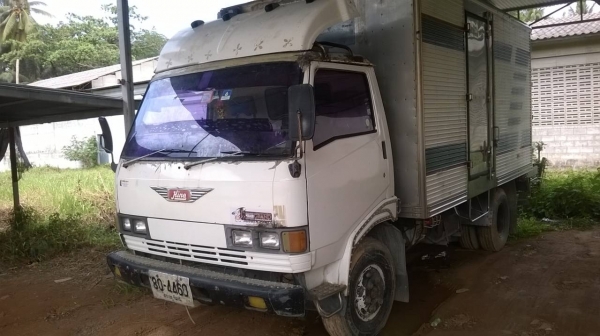 6 ล้อตู้แห้ง HINO FC 112 ประตูสามบาน 3 บาน รถห้าง