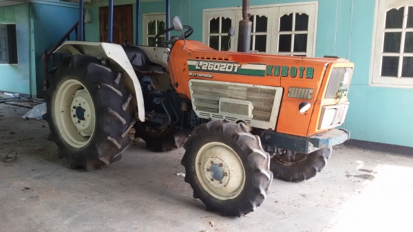 ขายคูโบต้า2600bt  2เพลาสภาพพร้อมใช่ครับระบบใช่งานได้ดี เดิมมากครับ