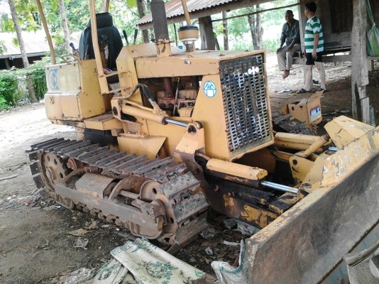 ขายด่วนรถแทรกเตอร์KOMATSU-D20P-17สภาพดีพร้อมใช้งาน