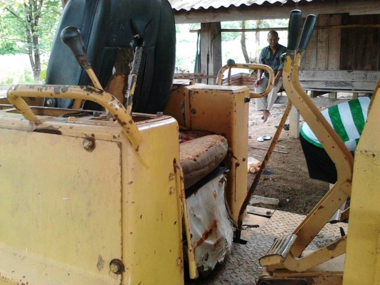 ขายด่วนรถแทรกเตอร์KOMATSU-D20P-17สภาพดีพร้อมใช้งาน