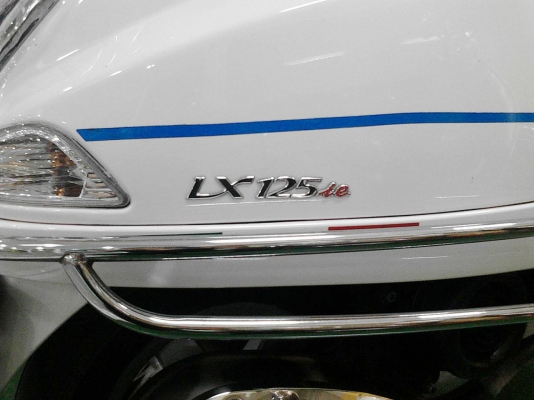 Vespa LX 125 IE ปี 2012 สภาพใหม่กริป  ชุดแต่งสวย