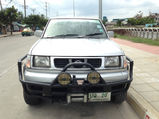 ขายนิสันฟอนร์เทีย ปี2000 4x4 เครื่องJติดแก๊สหัวฉีดแล้ว ราคา178,000 โทร084-0956111