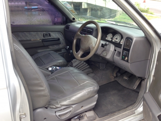 ขายนิสันฟอนร์เทีย ปี2000 4x4 เครื่องJติดแก๊สหัวฉีดแล้ว ราคา178,000 โทร084-0956111