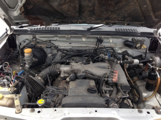 ขายนิสันฟอนร์เทีย ปี2000 4x4 เครื่องJติดแก๊สหัวฉีดแล้ว ราคา178,000 โทร084-0956111