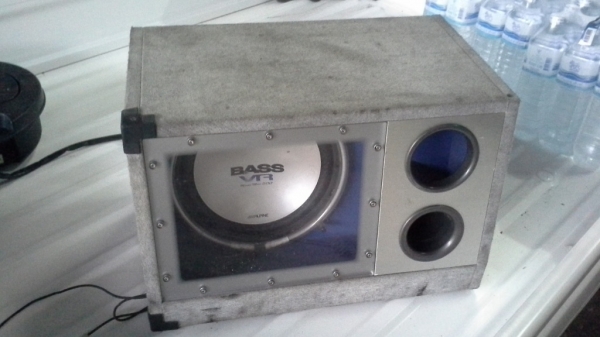 ตู้ซับพร้อมลำโพง 12" Alpine ต่อแอมป์ใช้งานได้เลย