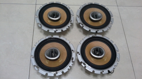 ลำโพง Pioneer 6" แกนร่วมสองทาง มีทุ่น capa