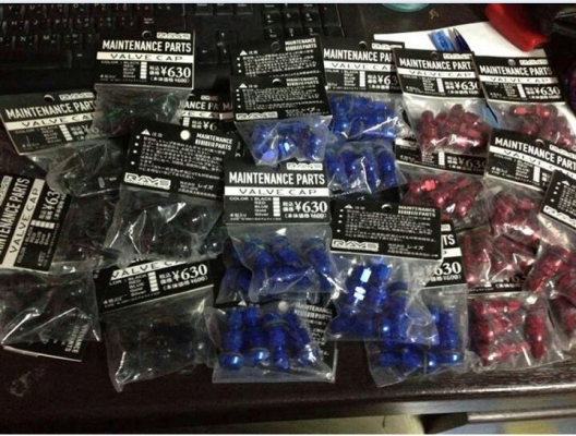 ขายน็อตล้อสีแต่ง Rays สกรีด ชุดละ 600 บาท แดปเตอร์ จุ๊บ คอพวงมาลัยแต่งถอดได้