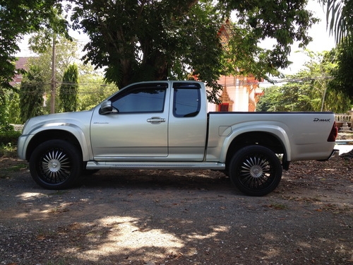 __ขายล้อ 22 พร้อมยาง 265/40/22 ปลายปี12 ใส่กระบะ6รู 23000