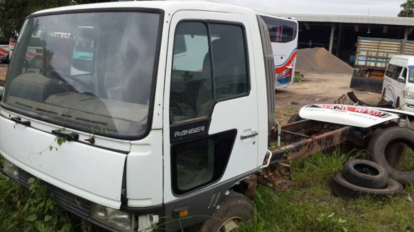 ็HINO หัวไฮเทค เครืองฮีโน่ WO6E 165 แรง แคชซี FD ช่วงล่าง 6น๊อต