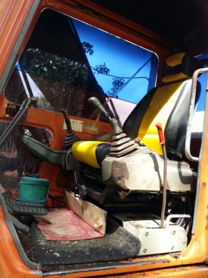 รถแบคโฮ HITACHl EX 200 - 2 สนใจติดต่อ 081 - 6079515 รถแบคโฮ HITACHl EX 200 - 2 สนใจติดต่อ 081 - 6079515