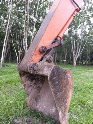 รถแบคโฮ HITACHl EX 200 - 2 สนใจติดต่อ 081 - 6079515 รถแบคโฮ HITACHl EX 200 - 2 สนใจติดต่อ 081 - 6079515