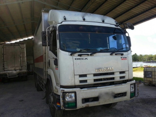 รถอีซูซุ 10 ล้อ ตู้เย็น 300 แรงม้า. ปี 52 สนใจติดต่อ 081 - 6079515 รถอีซูซุ 10 ล้อ ตู้เย็น 300 แรงม้า. ปี 52 สนใจติดต่อ 081 - 6079515