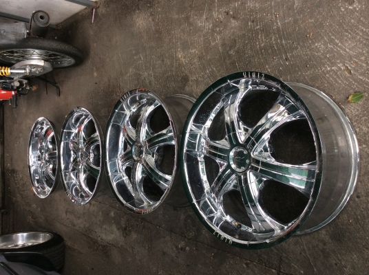 ขายล้อ Touchdown ขอบ20 โครเมี่ยม 6รู สวยๆถูกๆครับ