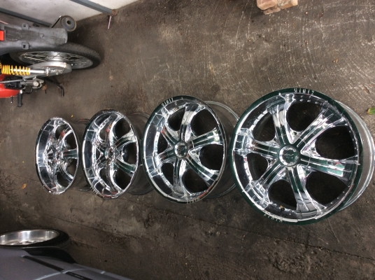 ขายล้อ Touchdown ขอบ20 โครเมี่ยม 6รู สวยๆถูกๆครับ