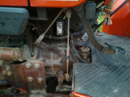 ขายรถไถ คูโบต้า L45 พร้อมผานดันแท้ตราช้างและโรตารี่ 1.8 ใบเต็มตราช้าง พร้อมล้อเหล็กกันติด ชั่วโมงการทำงาน 1400 ชั่วโมง ขายรถไถ คูโบต้า L45 พร้อมผานดันแท้ตราช้างและโรตารี่ 1.8 ใบเต็มตราช้าง พร้อมล้อเหล็กกันติด ชั่วโมงการทำงาน 1400 ชั่วโมง