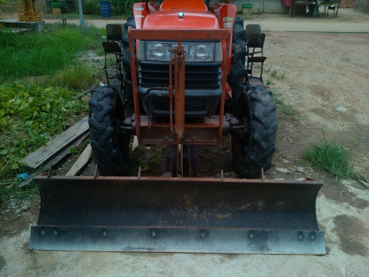 ขายรถไถ คูโบต้า L45 พร้อมผานดันแท้ตราช้างและโรตารี่ 1.8 ใบเต็มตราช้าง พร้อมล้อเหล็กกันติด ชั่วโมงการทำงาน 1400 ชั่วโมง ขายรถไถ คูโบต้า L45 พร้อมผานดันแท้ตราช้างและโรตารี่ 1.8 ใบเต็มตราช้าง พร้อมล้อเหล็กกันติด ชั่วโมงการทำงาน 1400 ชั่วโมง