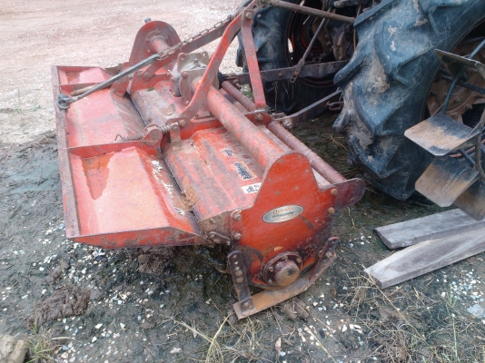 ขายรถไถ คูโบต้า L45 พร้อมผานดันแท้ตราช้างและโรตารี่ 1.8 ใบเต็มตราช้าง พร้อมล้อเหล็กกันติด ชั่วโมงการทำงาน 1400 ชั่วโมง ขายรถไถ คูโบต้า L45 พร้อมผานดันแท้ตราช้างและโรตารี่ 1.8 ใบเต็มตราช้าง พร้อมล้อเหล็กกันติด ชั่วโมงการทำงาน 1400 ชั่วโมง