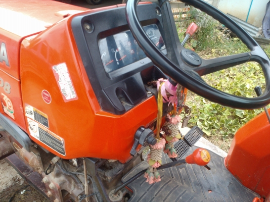 ขายรถไถ คูโบต้า L45 พร้อมผานดันแท้ตราช้างและโรตารี่ 1.8 ใบเต็มตราช้าง พร้อมล้อเหล็กกันติด ชั่วโมงการทำงาน 1400 ชั่วโมง