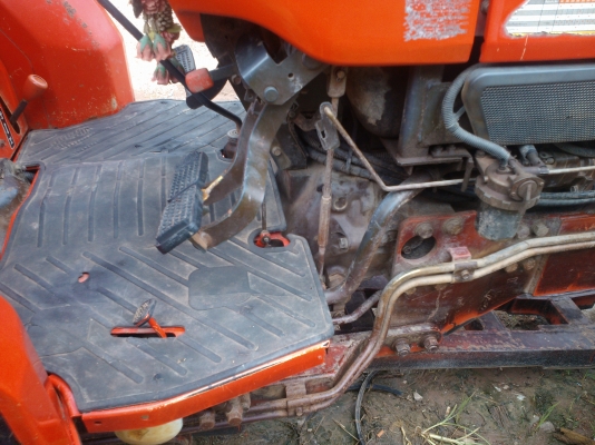 ขายรถไถ คูโบต้า L45 พร้อมผานดันแท้ตราช้างและโรตารี่ 1.8 ใบเต็มตราช้าง พร้อมล้อเหล็กกันติด ชั่วโมงการทำงาน 1400 ชั่วโมง ขายรถไถ คูโบต้า L45 พร้อมผานดันแท้ตราช้างและโรตารี่ 1.8 ใบเต็มตราช้าง พร้อมล้อเหล็กกันติด ชั่วโมงการทำงาน 1400 ชั่วโมง