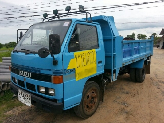 ขายรถดั้ม ISUZU NKR110แรง เครื่องดี แคชซีสวย กระบะดั้มดี ยางดี ภายในสวย เอกสารพร้อมโอน สนใจโทร 090-8588220คุณนะ