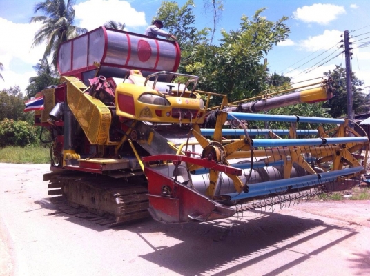 ขายรถเกี่ยวข้าวหนุ่มไวไฟ เกษตรแท้ รถปี 48 รถมือเดียวป้ายแดง ตัวเดิน 12 Ht