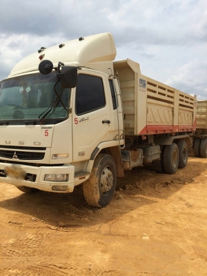 รถมิตซู 10 ล้อดั้ม  270 แรงม้า. ปี 55 - 56.  (  มีขาย 2 พ่วง. )   สนใจติดต่อ 081 - 6079515