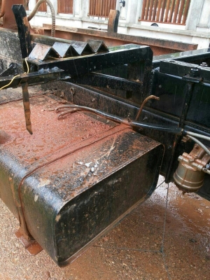 รถอีซูซุ 10  ล้อดั้ม  270 แรงม้า. ปี 49 - 50  ( มีขาย 2 คัน. )   สนใจติดต่อ 081 - 6079515