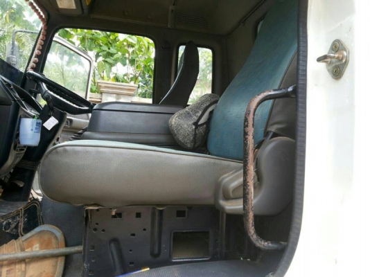 รถอีซูซุ 10  ล้อดั้ม  270 แรงม้า. ปี 49 - 50  ( มีขาย 2 คัน. )   สนใจติดต่อ 081 - 6079515