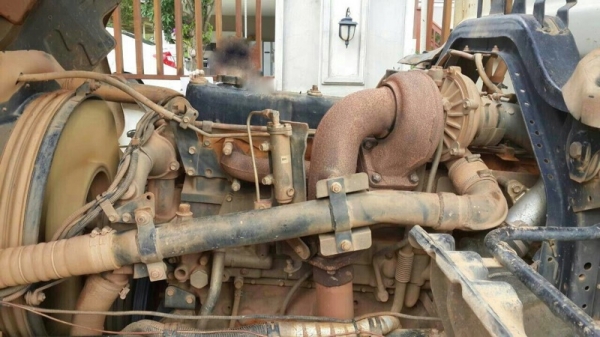 รถอีซูซุ 10  ล้อดั้ม  270 แรงม้า. ปี 49 - 50  ( มีขาย 2 คัน. )   สนใจติดต่อ 081 - 6079515