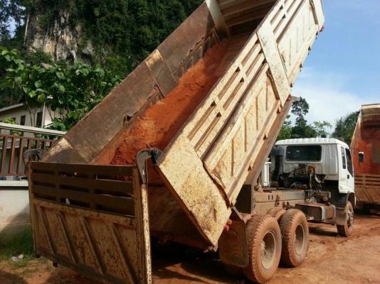 รถอีซูซุ 10  ล้อดั้ม  270 แรงม้า. ปี 49 - 50  ( มีขาย 2 คัน. )   สนใจติดต่อ 081 - 6079515