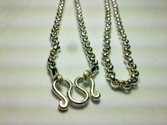 สร้อยคอเงินผ่าหวาย