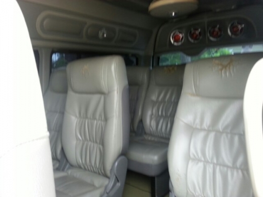 ขายรถตู้ TOYOTA ปี2005 เครื่องดี ใช้งาน4แสน กม. ภายในสวย แอร์เย็น เอกสารพร้อมโอน สนใจสอบถามรายละเอียดเพิ่มเติมโทร 090-8588220คุณนะ