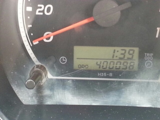 ขายรถตู้ TOYOTA ปี2005 เครื่องดี ใช้งาน4แสน กม. ภายในสวย แอร์เย็น เอกสารพร้อมโอน สนใจสอบถามรายละเอียดเพิ่มเติมโทร 090-8588220คุณนะ