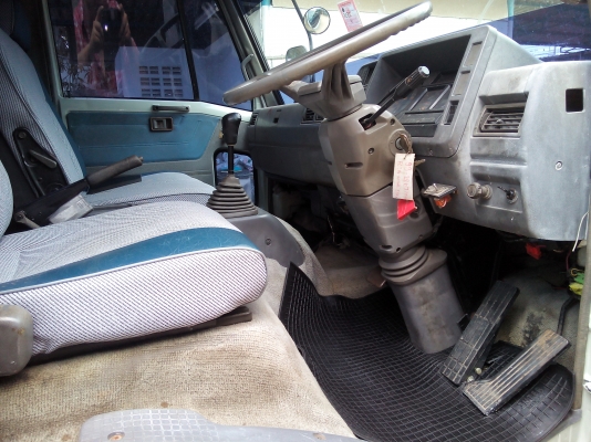 6 ล้อกลาง  HINO  FC2WHLA  120 แรงม้า *ยาว 5.50 ม.* รถสวยจริง_สภาพพร้อมใช้งาน * รถห้างแท้ *  มีเล่มพร้อมโอน