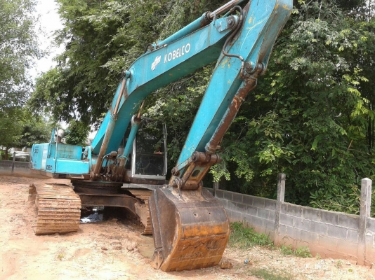 ขายรถขุดแบ็คโค SK200-3///KOBELCO เอกสารเล่มทะเบียน เครื่องดี6D31 ปั๊มดี สภาพพร้อมใช้งาน