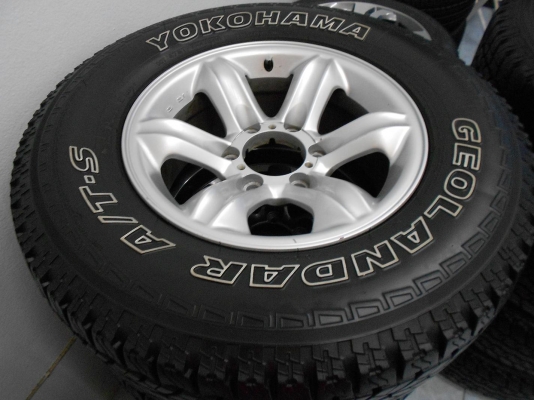 ขายล้อแม็กเล็บเหยี่ยว(แท้)ขอบ 16(6/139) พร้อมยาง Yokohama 245/70/16 ปี 11/เทิร์นได้-ใส่ฟรีค่ะ ขายล้อแม็กเล็บเหยี่ยว(แท้)ขอบ 16(6/139) พร้อมยาง Yokohama 245/70/16 ปี 11/เทิร์นได้-ใส่ฟรีค่ะ