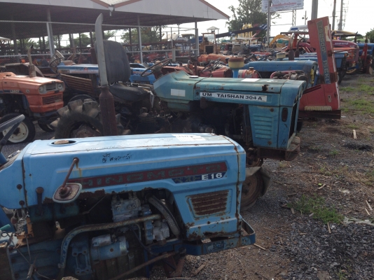 โล็ะไปเลยครับแทรกเตอร์เก่าไทยตามสภาพนะครับ เครื่องติดขับได้ไม่ได้บ้างลองมาเลือกกันดูครับ โล็ะไปเลยครับแทรกเตอร์เก่าไทยตามสภาพนะครับ เครื่องติดขับได้ไม่ได้บ้างลองมาเลือกกันดูครับ