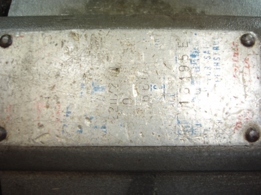 ขายสว่านไฟฟ้าแบบกระแทก ยี่ห้อ makita รุ่น 8420V ขนาด 3/4" 660 วัตต์