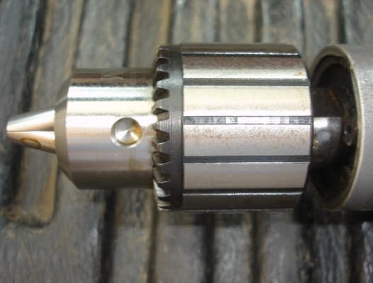 ขายสว่านไฟฟ้าแบบกระแทก ยี่ห้อ makita รุ่น 8420V ขนาด 3/4" 660 วัตต์