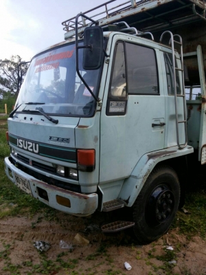 ขาย6ล้อ อีซูซุ ร็อคกี้195ROCKY ปี38 วิ่งน้อย FTR32 LR สภาพพร้อมใช้งาน เอกสารพร้อมโอน แชชซีสวยยาว 6.5เมตร พร้อมหลังคา